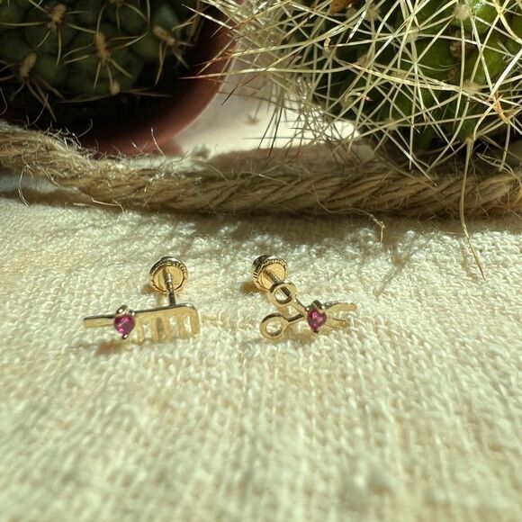 14k solid Gold Scissor & comb barber earrings stud earrings made in Los Angeles - Picture 6 of 7